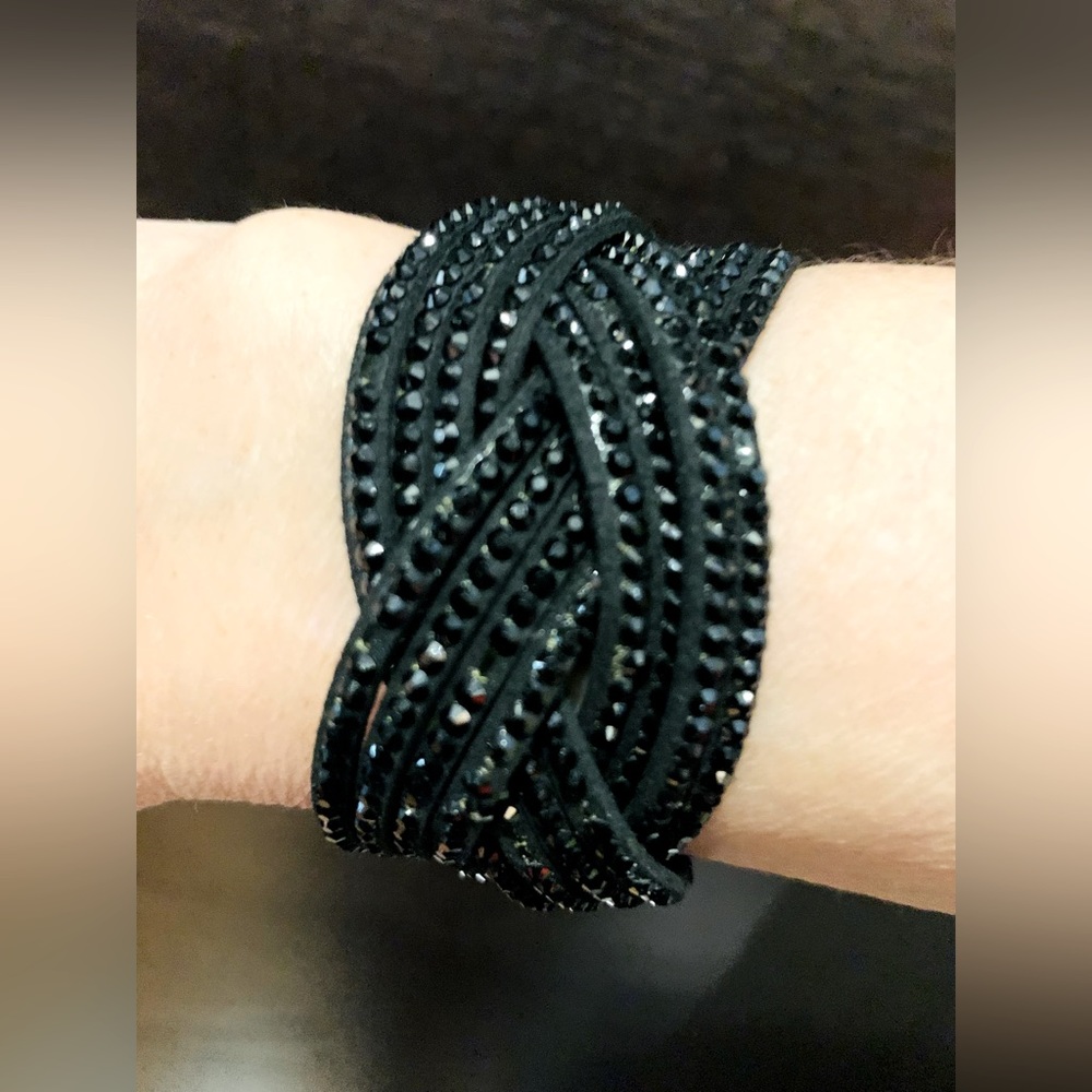 Sparkling black cuff style bracelet two adjustable sizes gold metal snap closure